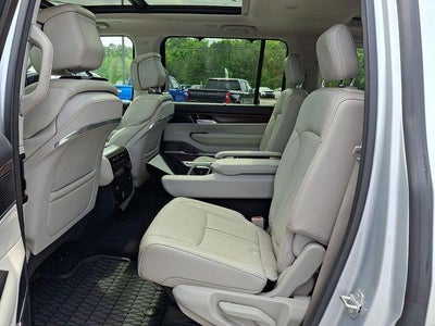 2023 Jeep Grand Wagoneer Base