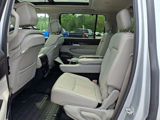 2023 Jeep Grand Wagoneer Base