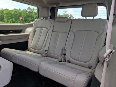 2023 Jeep Grand Wagoneer Base