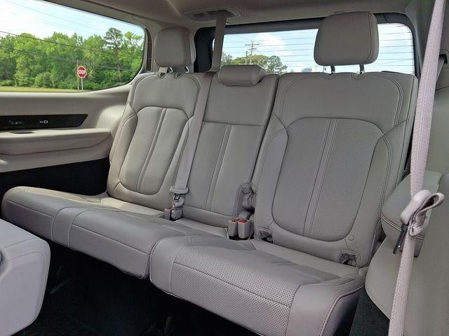 2023 Jeep Grand Wagoneer Base