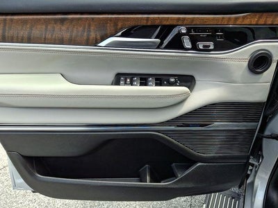 2023 Jeep Grand Wagoneer Base