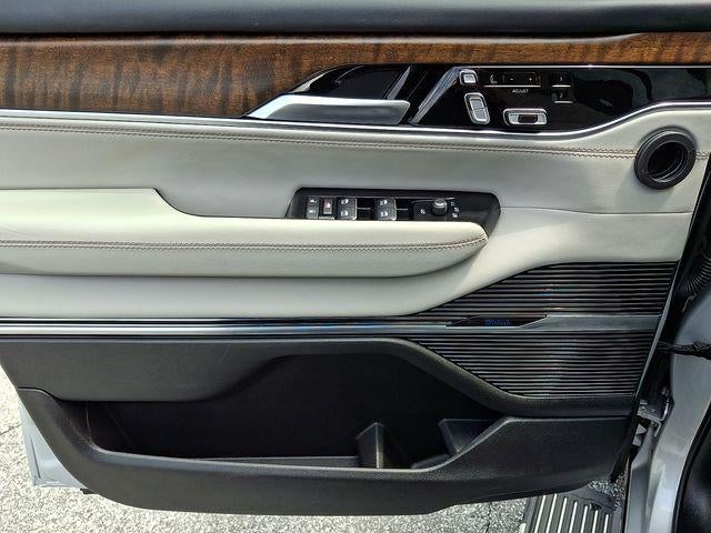 2023 Jeep Grand Wagoneer Base