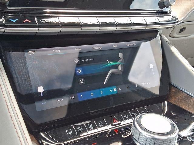 2023 Jeep Grand Wagoneer Base