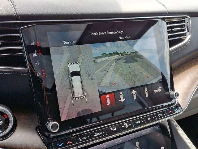 2023 Jeep Grand Wagoneer Base