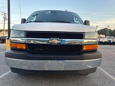 2025 Chevrolet Express Passenger 1LT