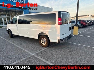2025 Chevrolet Express Passenger 1LT