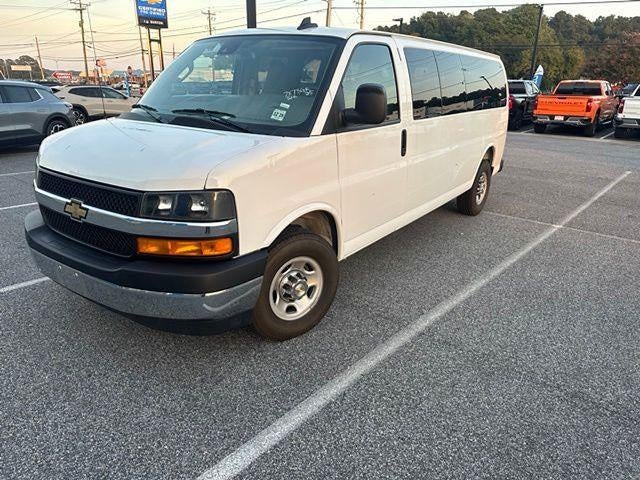 2025 Chevrolet Express Passenger 1LT