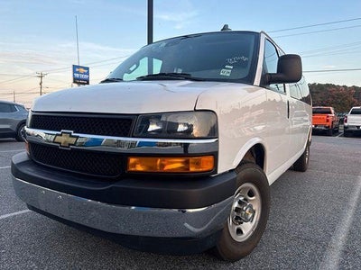 2025 Chevrolet Express Passenger 1LT