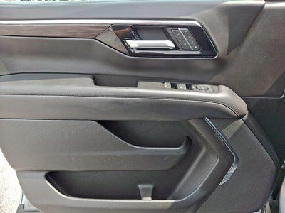2025 Chevrolet Suburban LT