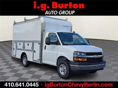 2025 Chevrolet Express Cutaway 3500 Base