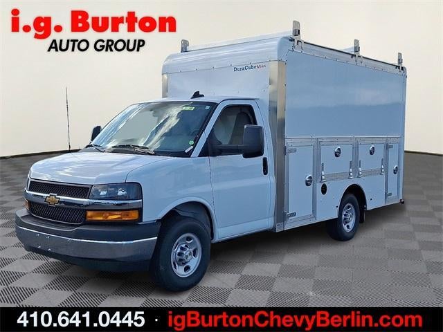 2025 Chevrolet Express Cutaway 3500 Base